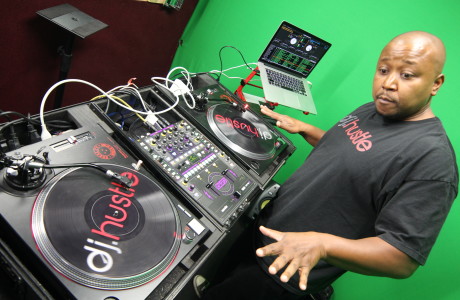 Hustle DJ Hustle of HustleTV 2 . JPG