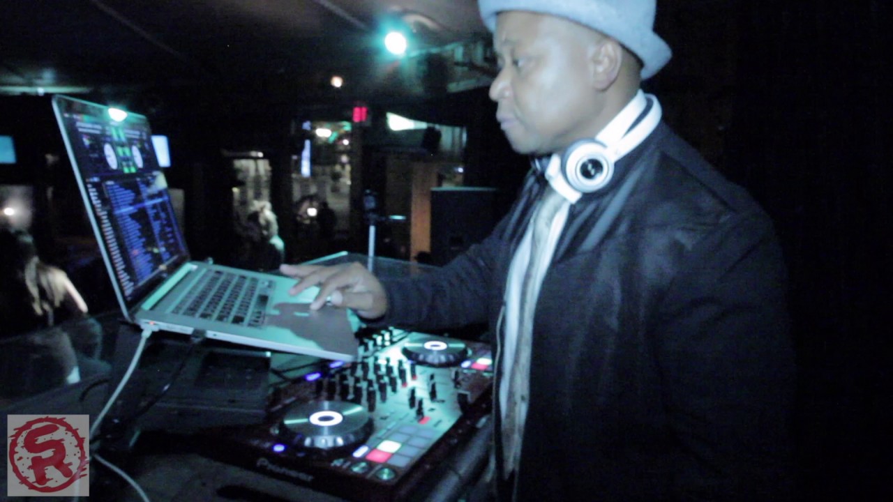 #wtw DJ Hustle On The 1s & 2s At Universal City Walk Hollywood Saddle Ranch Every Friday @UniStudios @CityWalkLA